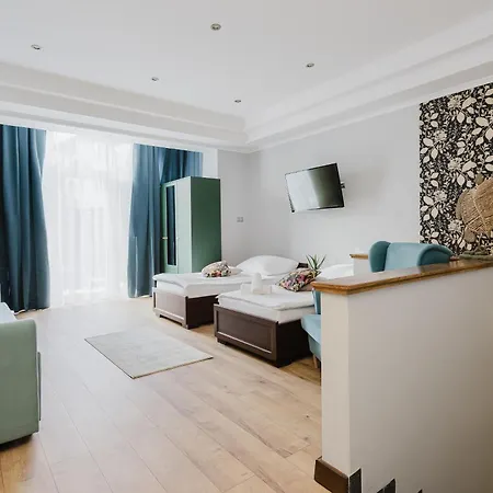 Guest house Red House - Kamienica Blisko Morza