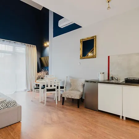 Red House - Kamienica Blisko Morza