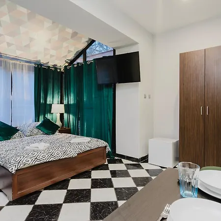 Red House - Kamienica Blisko Morza Maison d'hôtes Gdynia