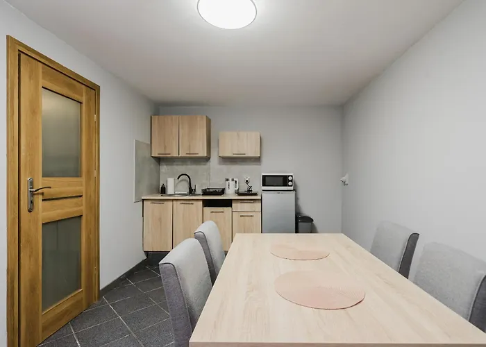 Red House - Kamienica Blisko Morza 3*