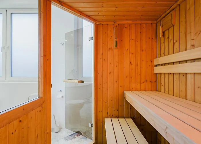 Red House - Kamienica Blisko Morza 3*